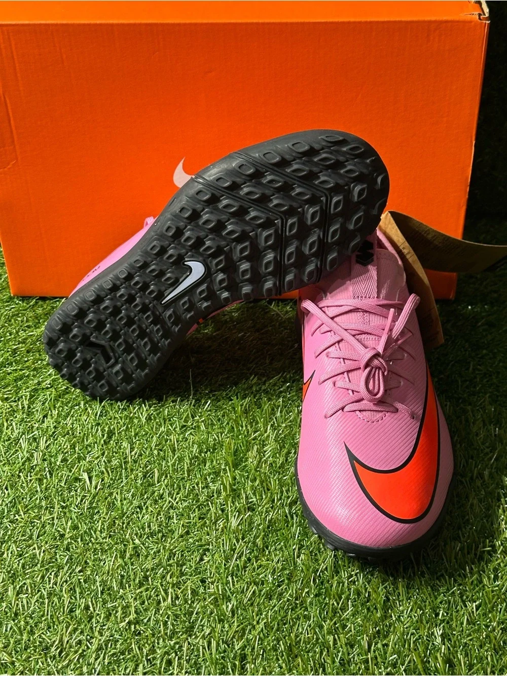 NIKE JR ZOOM VAPOR 16 ACADEMY TF SOCCER TURF , SIZES 5Y AND 6Y BIG KIDS B